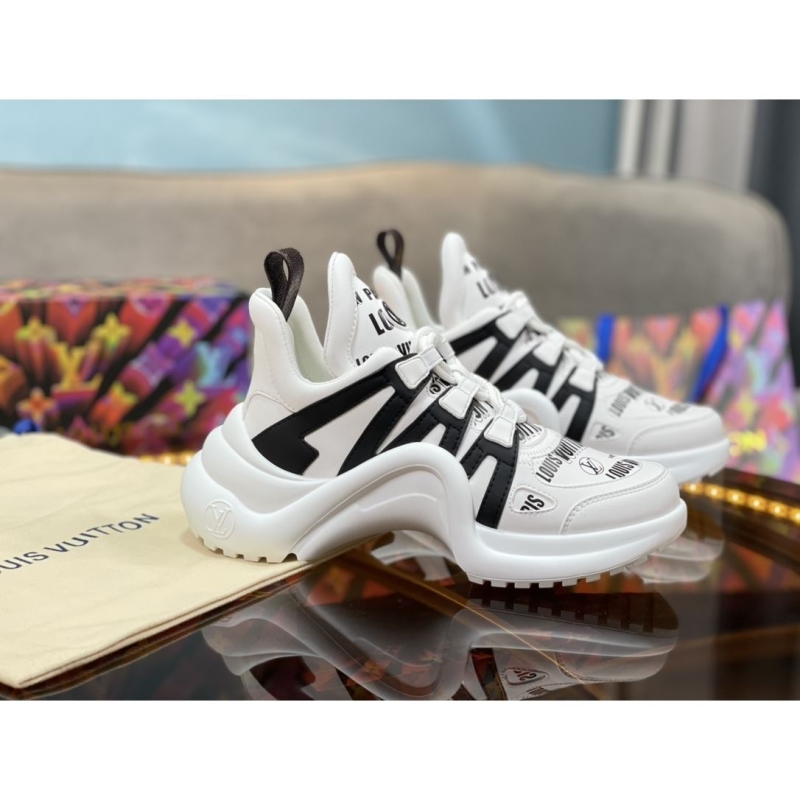l**is V*t*n sneakers